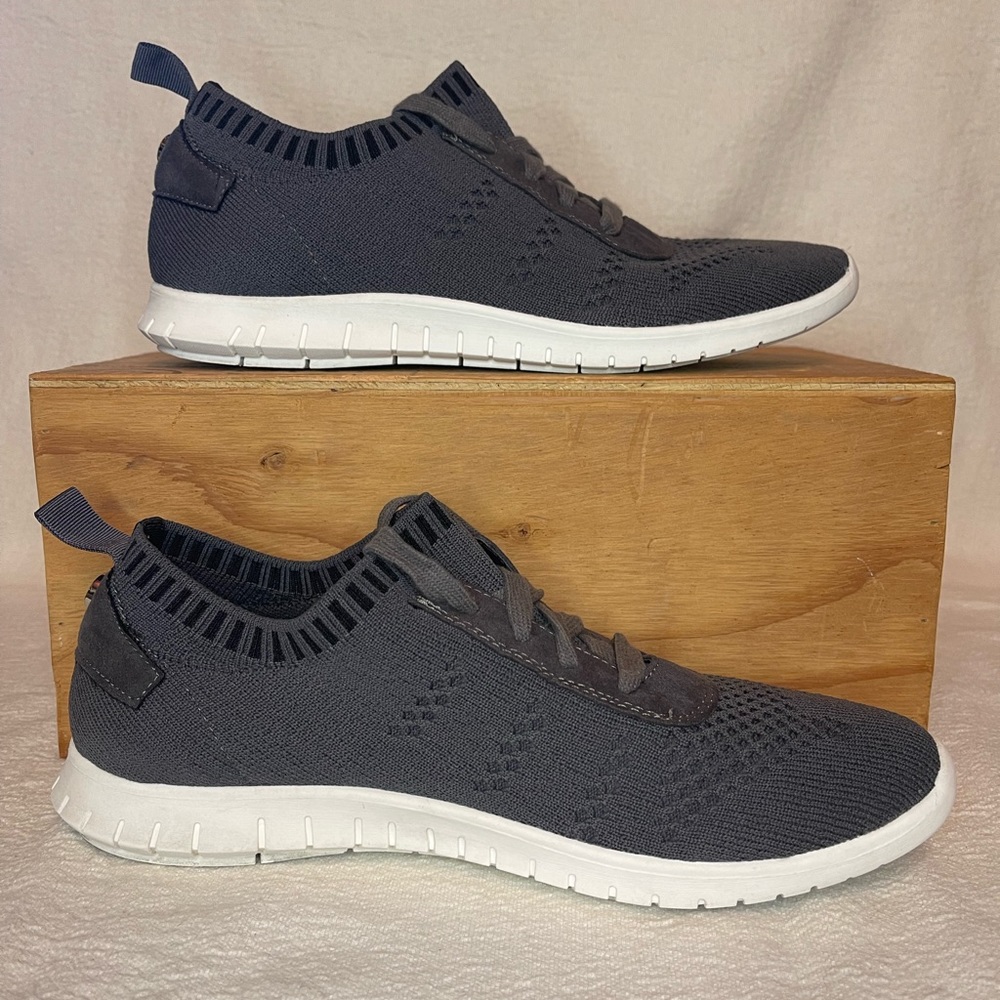 Used Steven Madden. Grey/White casual shoe 8 Men solid/good condition.